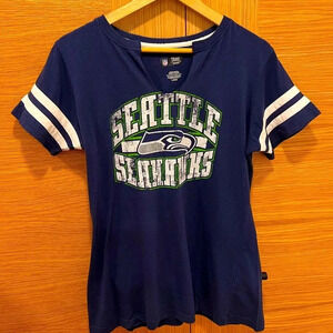NFL | Seahawks | Womens | V-neck Tee | Size Large